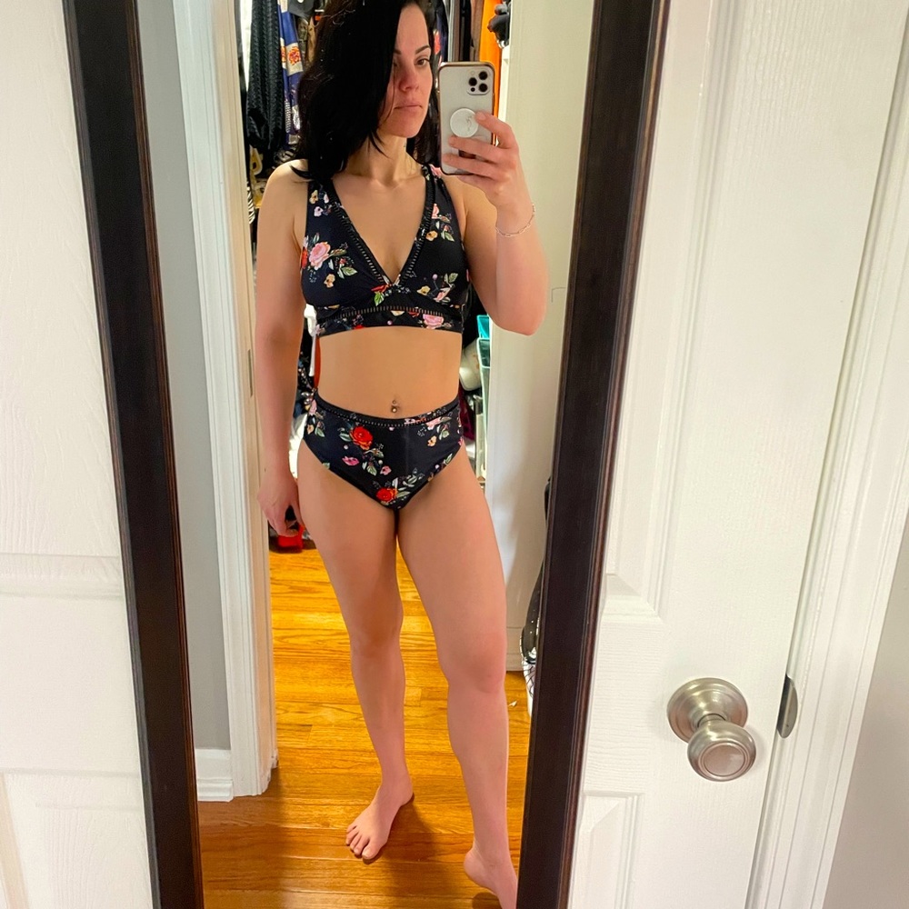 Bathing suit - Picture 2 of 2